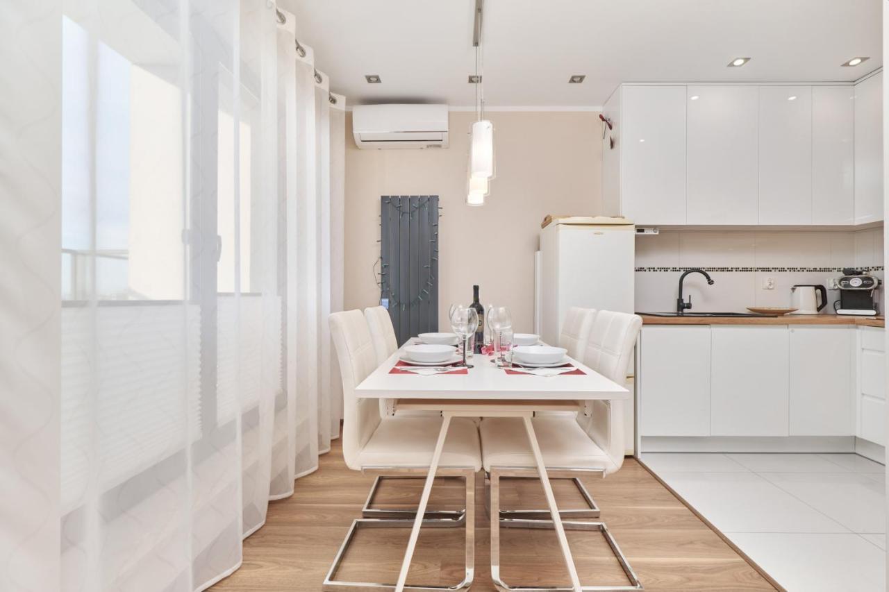 Apartment Wroclaw Krakowska With Balcony And Free Garage By Noclegi Renters Экстерьер фото