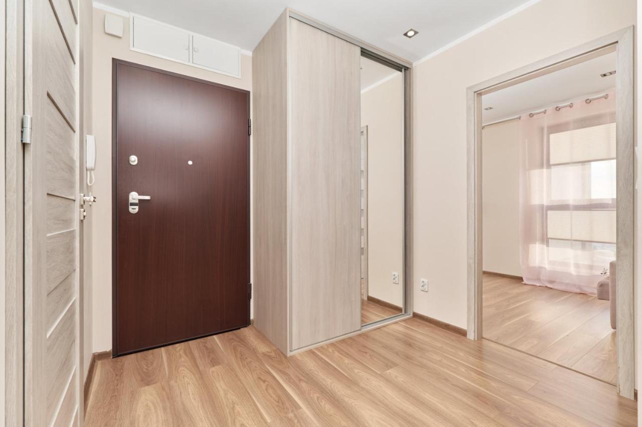 Apartment Wroclaw Krakowska With Balcony And Free Garage By Noclegi Renters Экстерьер фото